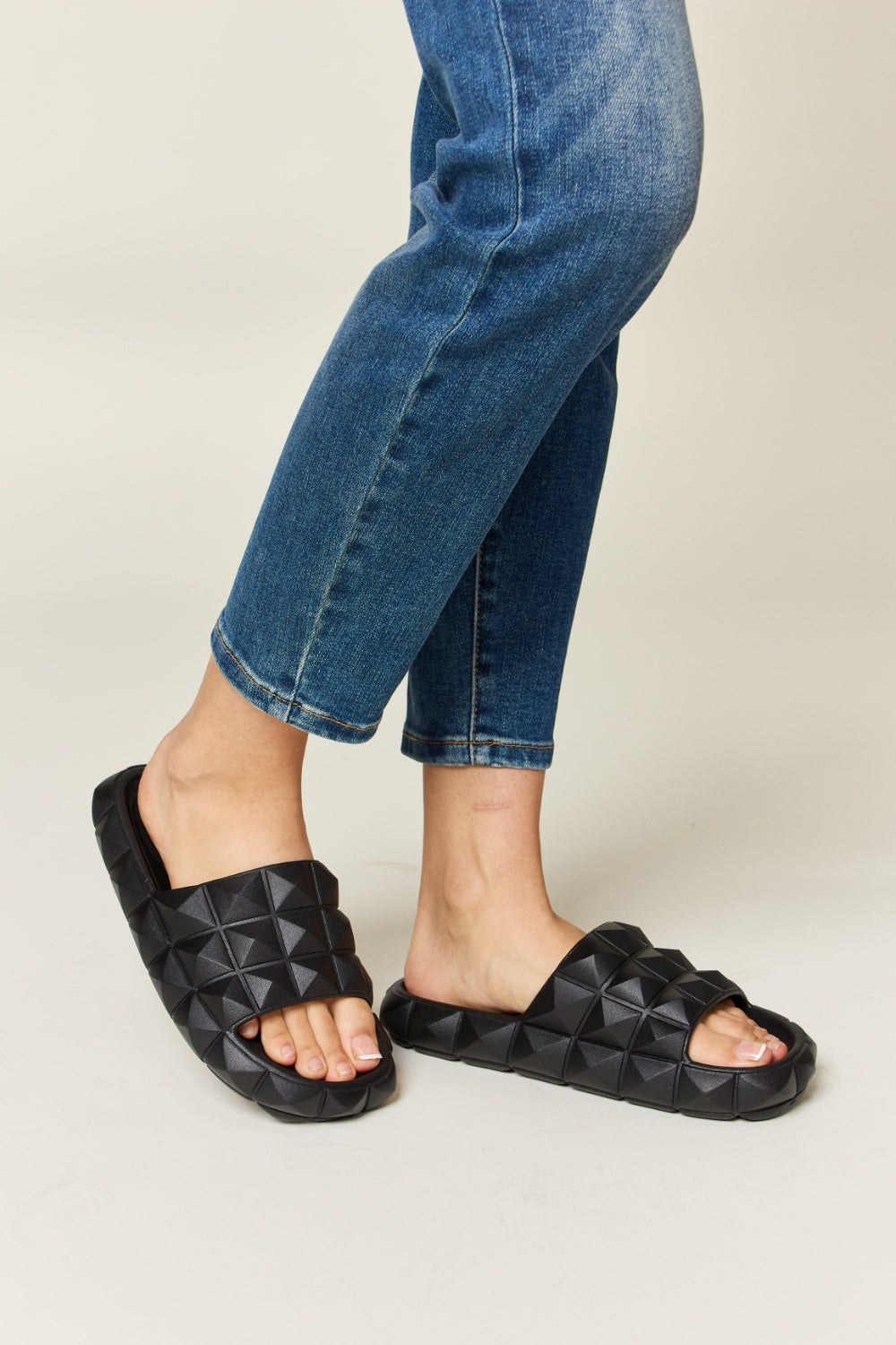 WILD DIVA Pyramid Stud Toe Band Footbed Sandals - SELFTRITSS