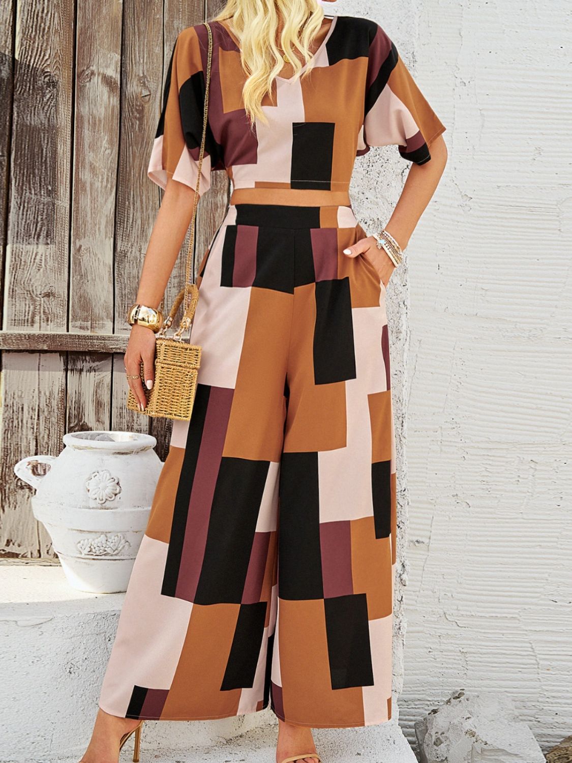 Color Block V-Neck Top and Wide Leg Pants Set - SELFTRITSS   