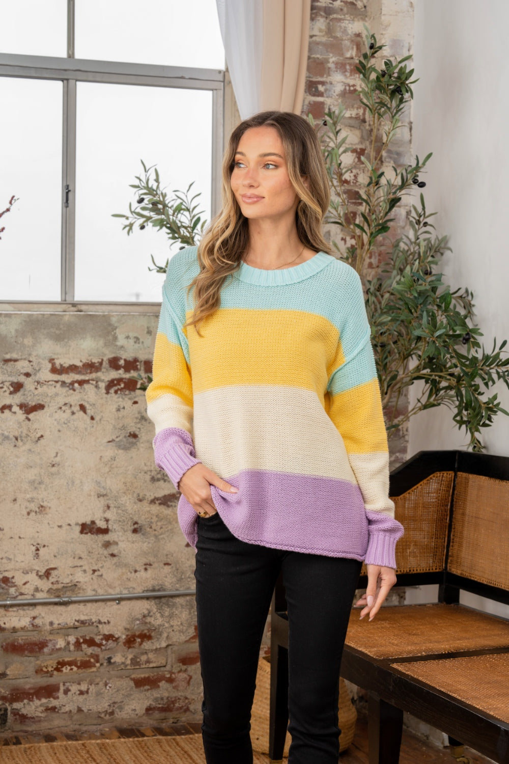 Color Block Exposed Seam Sweater - SELFTRITSS   