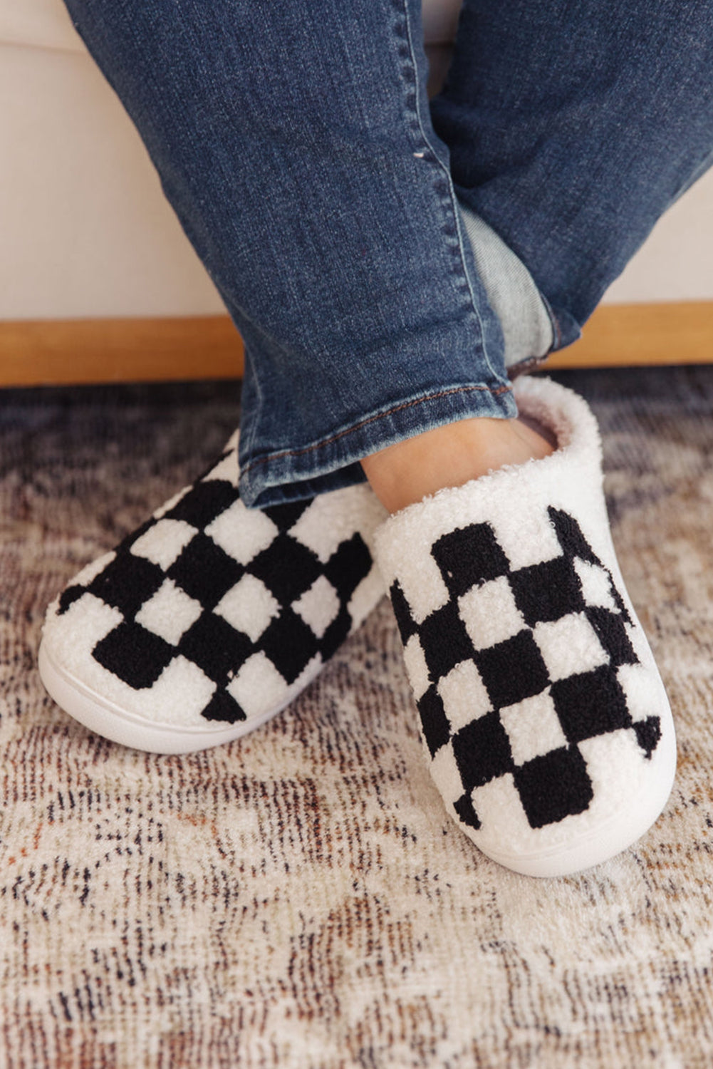 Black Checkered Print Fuzzy Slip On Winter Slippers - SELFTRITSS   