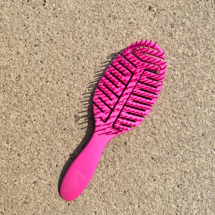 The Hair Brush Hot Pink - SELFTRITSS