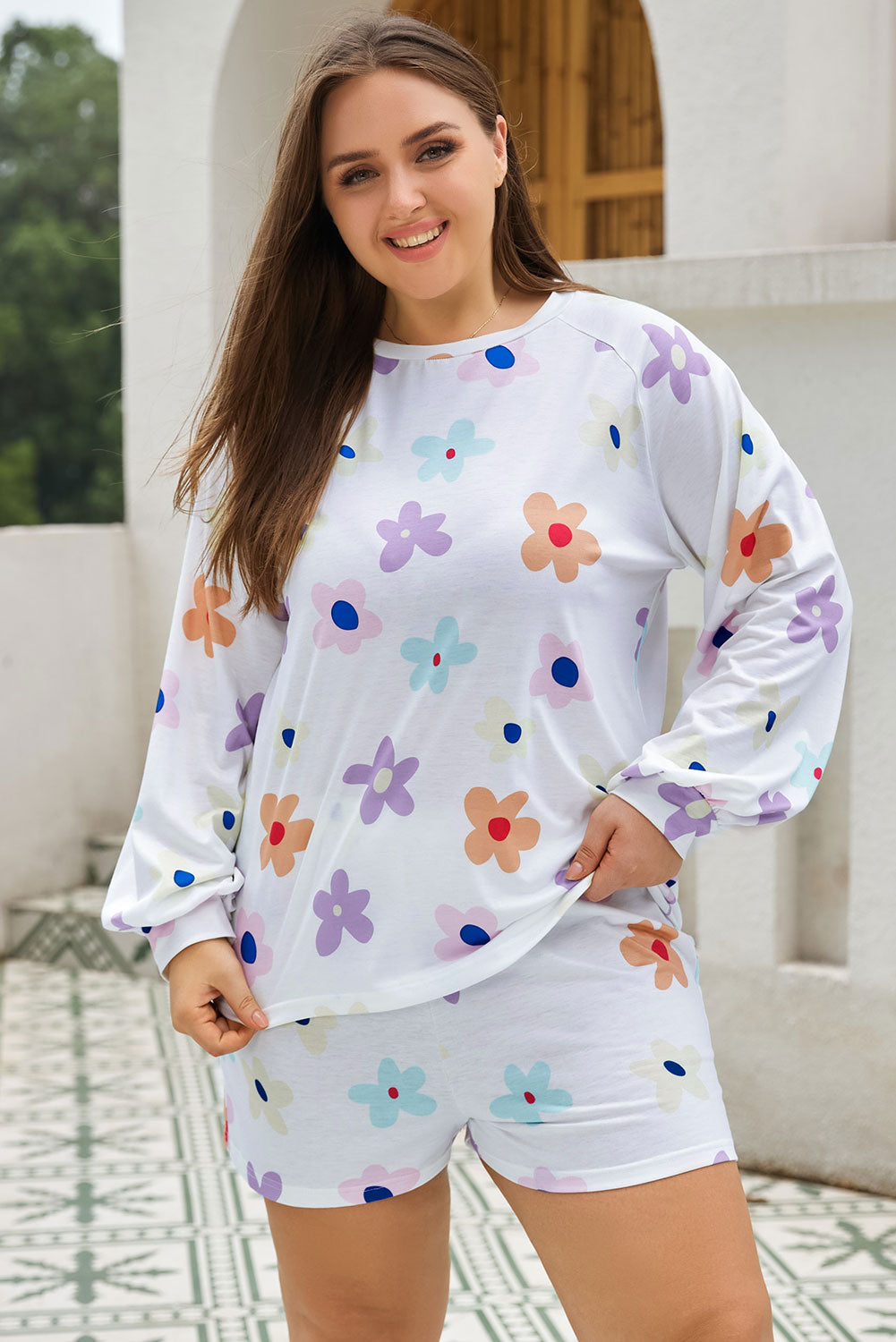 White Plus Size Flower Print Raglan Pullover and Shorts Outfit - SELFTRITSS
