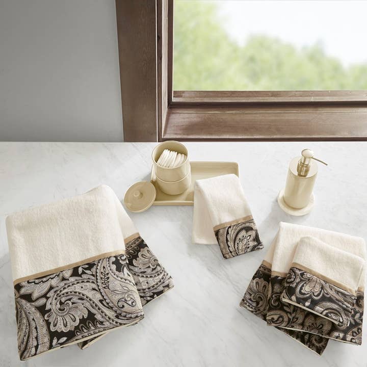 Embroidered Paisley 6-Piece Bath Towel Set, Black - SELFTRITSS