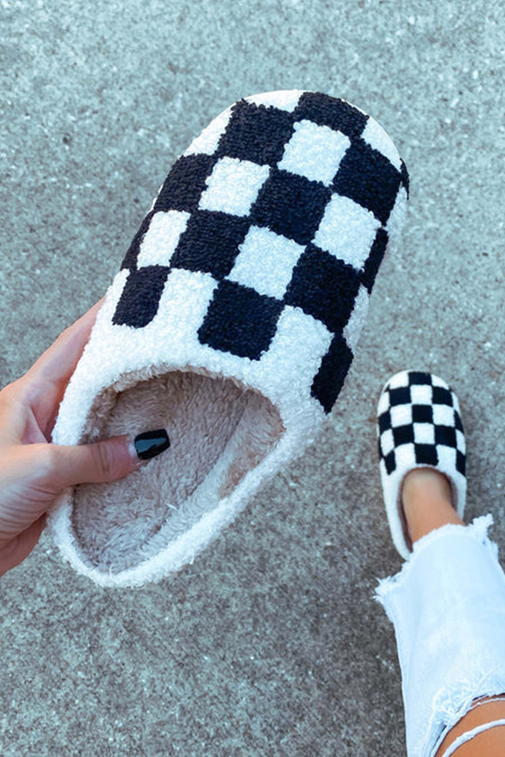 Black Checkered Print Fuzzy Slip On Winter Slippers - SELFTRITSS