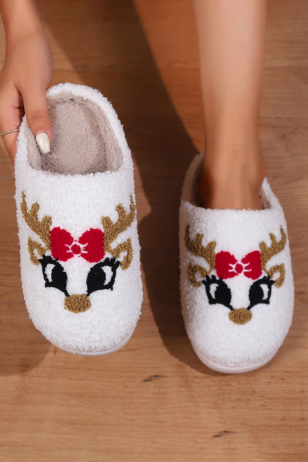 White Christmas Cartoon Pattern Plush Slippers - SELFTRITSS
