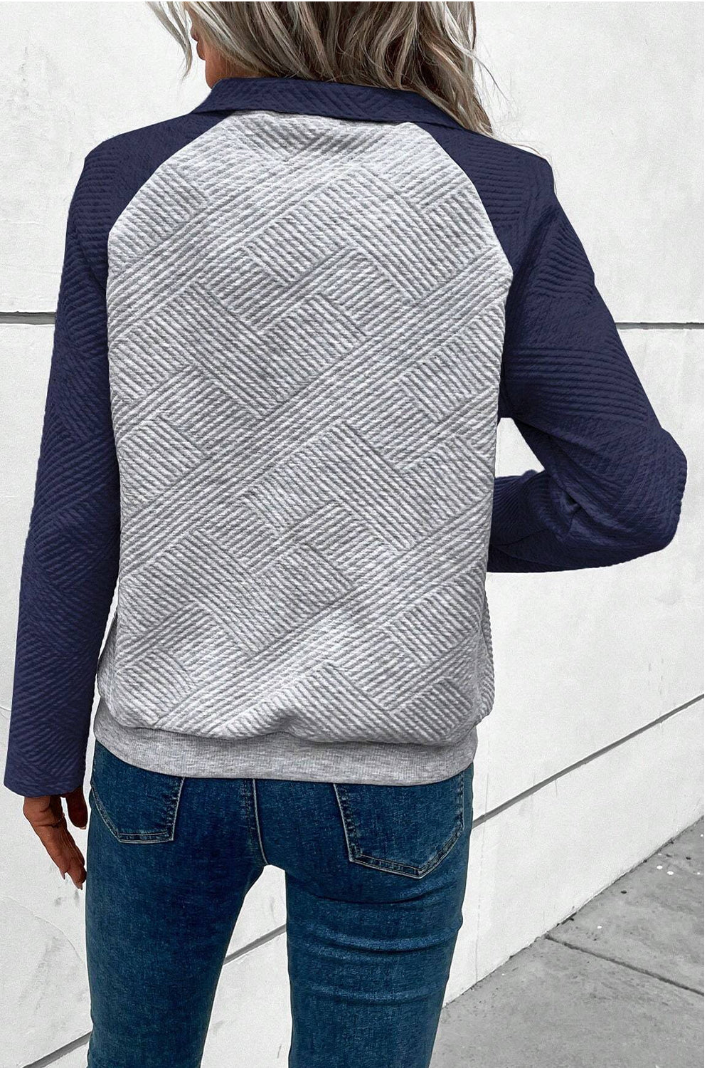 Gray Textured Contrast Splicing Raglan Sleeve Top - SELFTRITSS