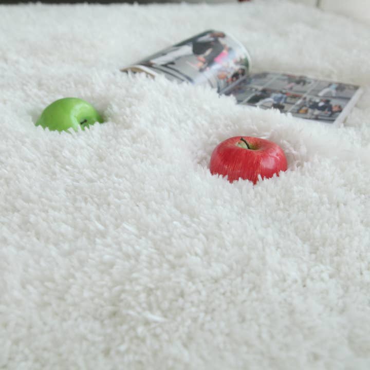Long Pile Hand Tufted Shag Area Rug in Snow White - SELFTRITSS