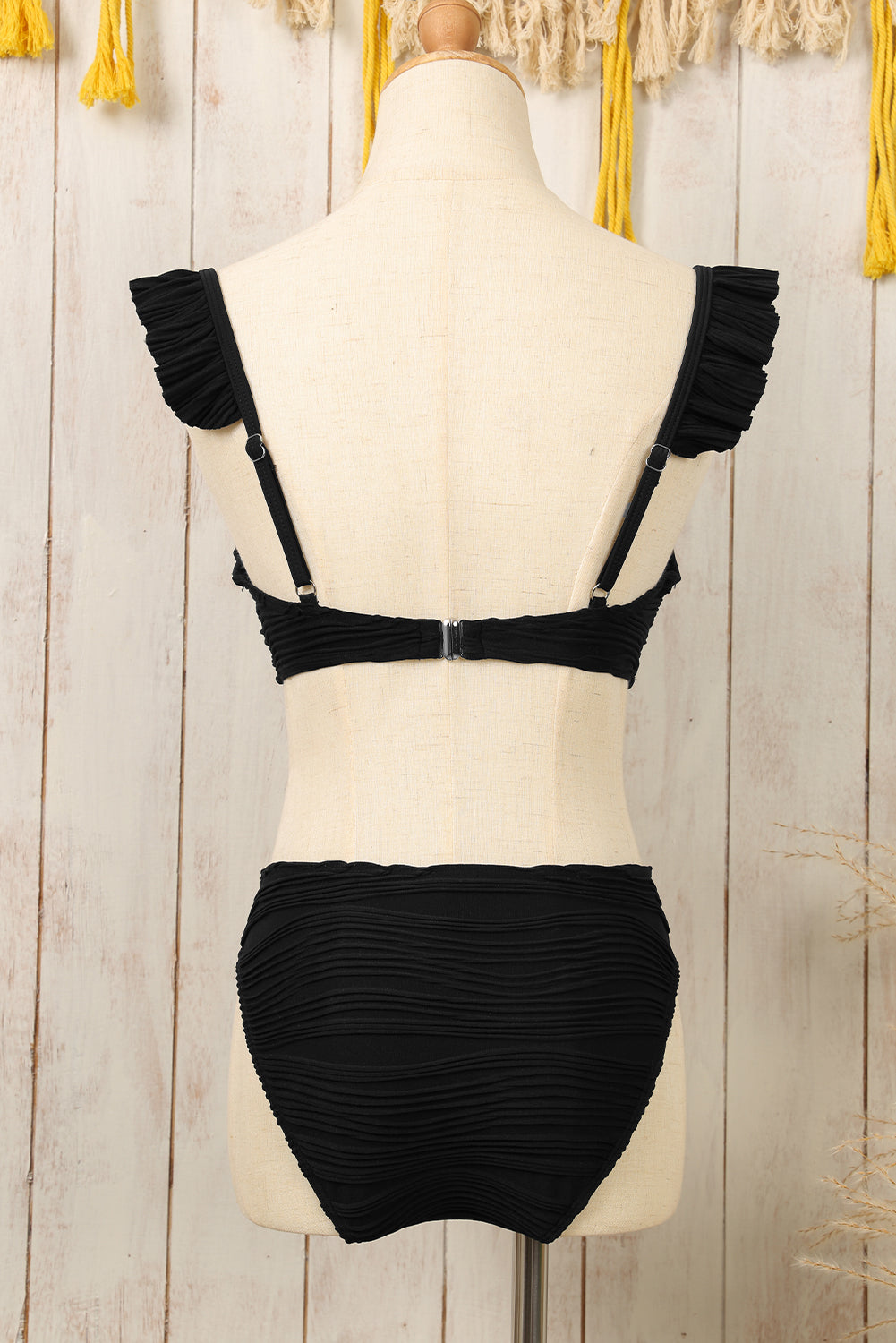 Black Wavy Textured Ruffled Straps Twist Bikini Swimsuit - SELFTRITSS