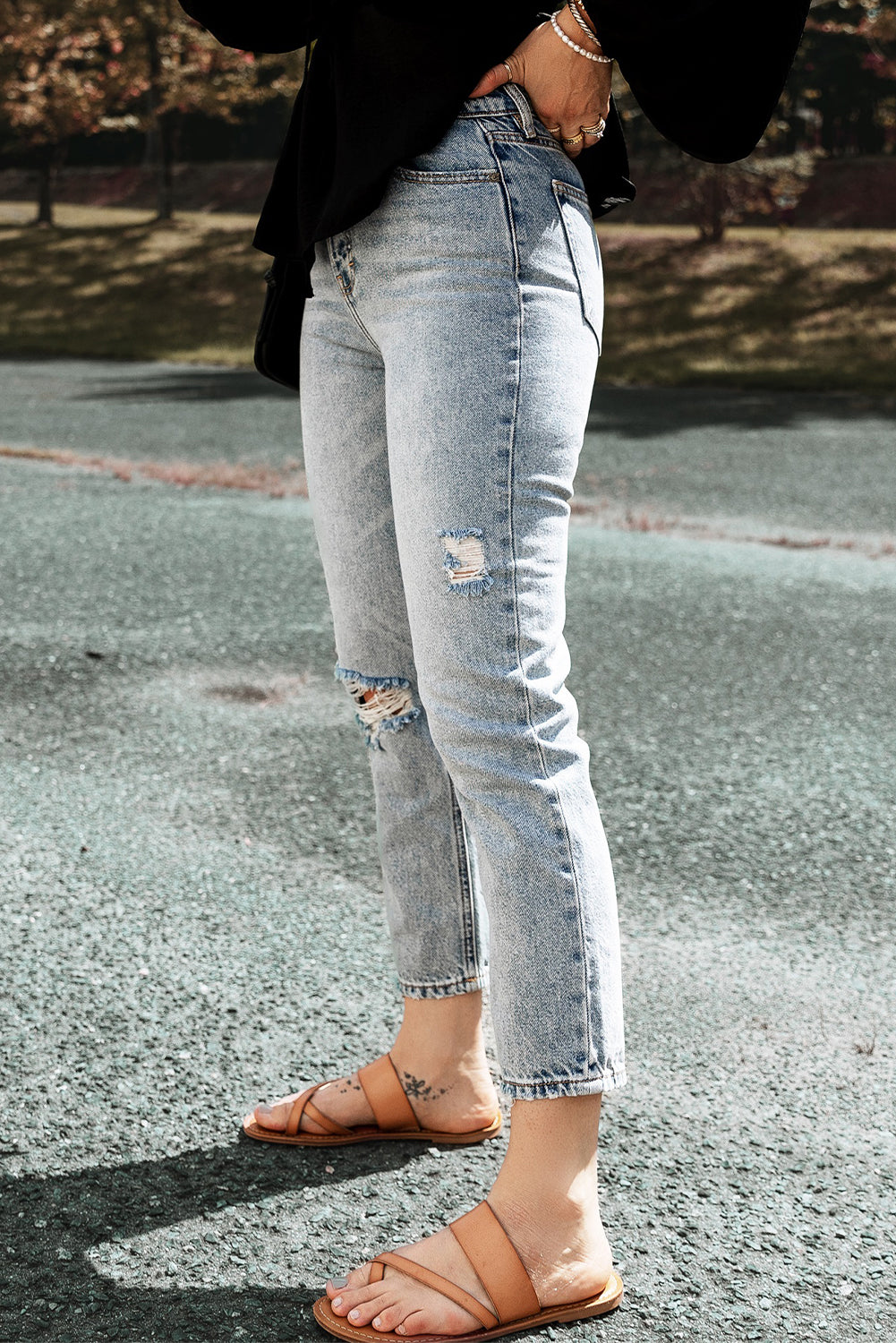 Light Blue Acid Wash Distressed Straight Leg Cropped Jeans - SELFTRITSS