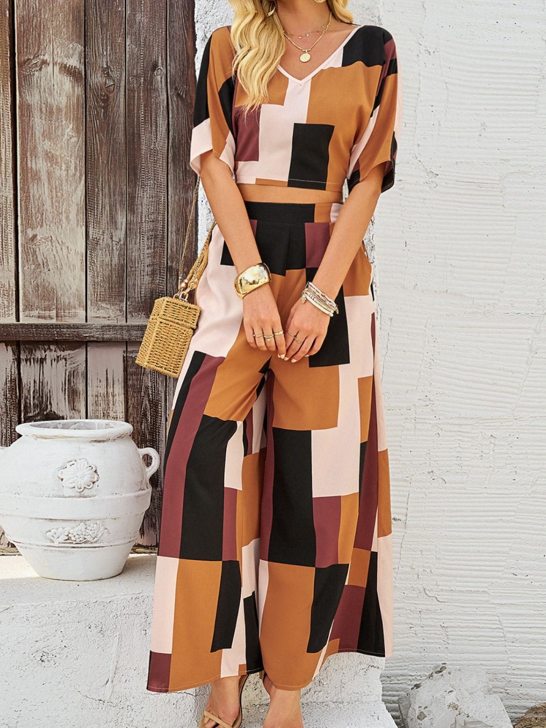 Color Block V-Neck Top and Wide Leg Pants Set - SELFTRITSS   