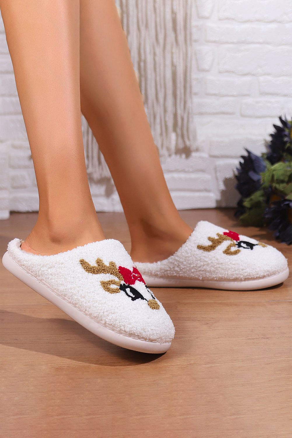 White Christmas Cartoon Pattern Plush Slippers - SELFTRITSS