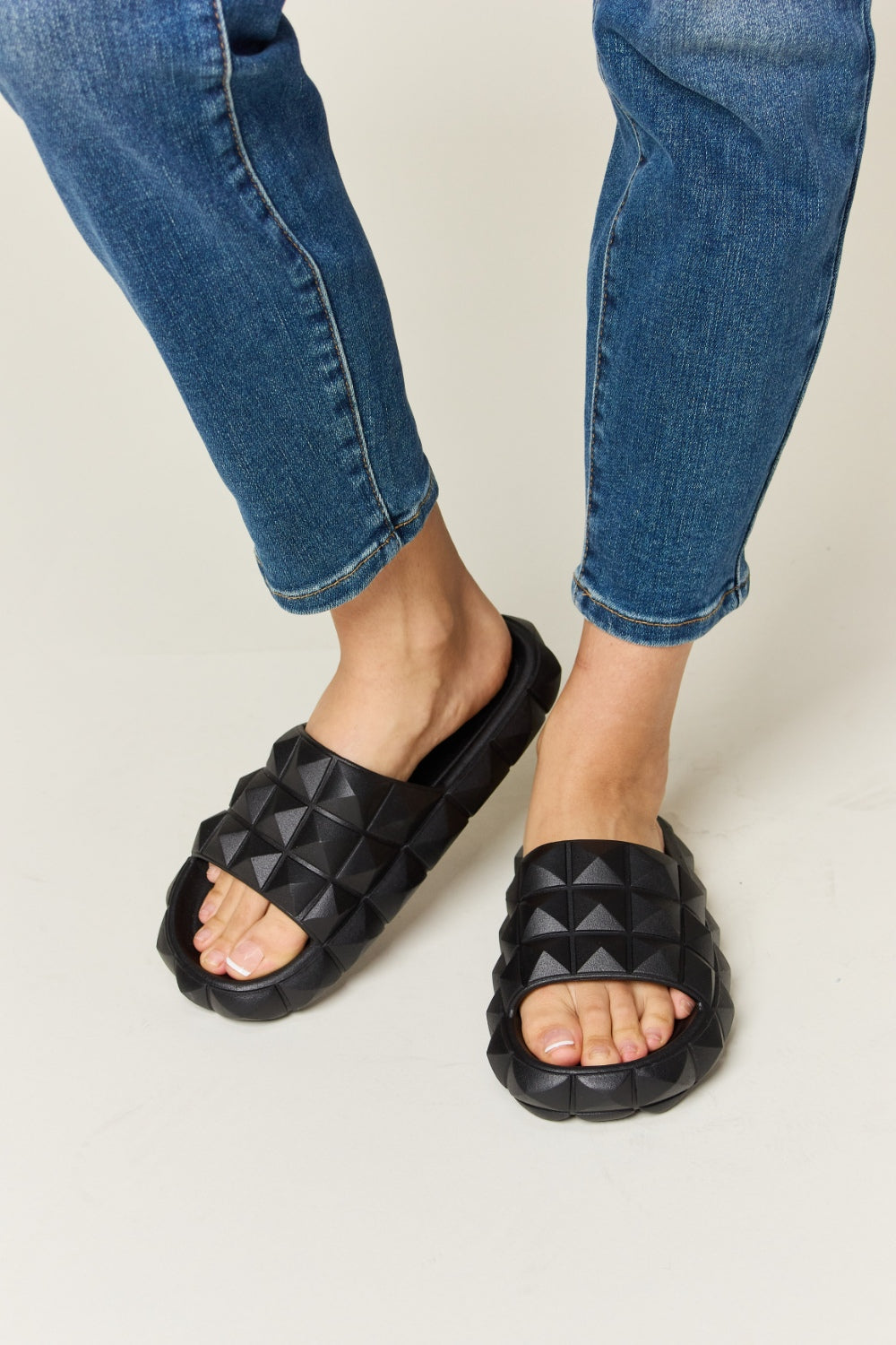 WILD DIVA Pyramid Stud Toe Band Footbed Sandals - SELFTRITSS