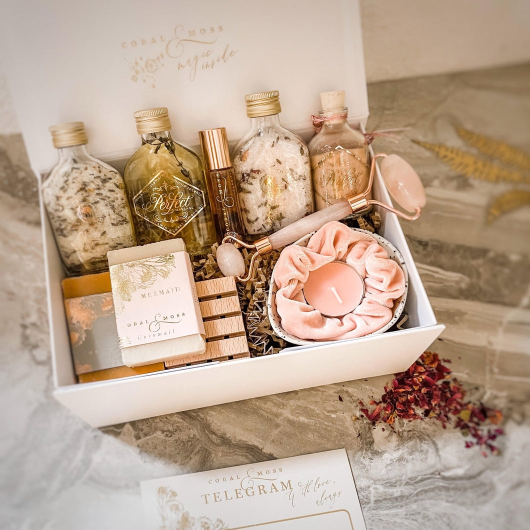 Coral & Moss Deluxe Spa Night in // Gift Set