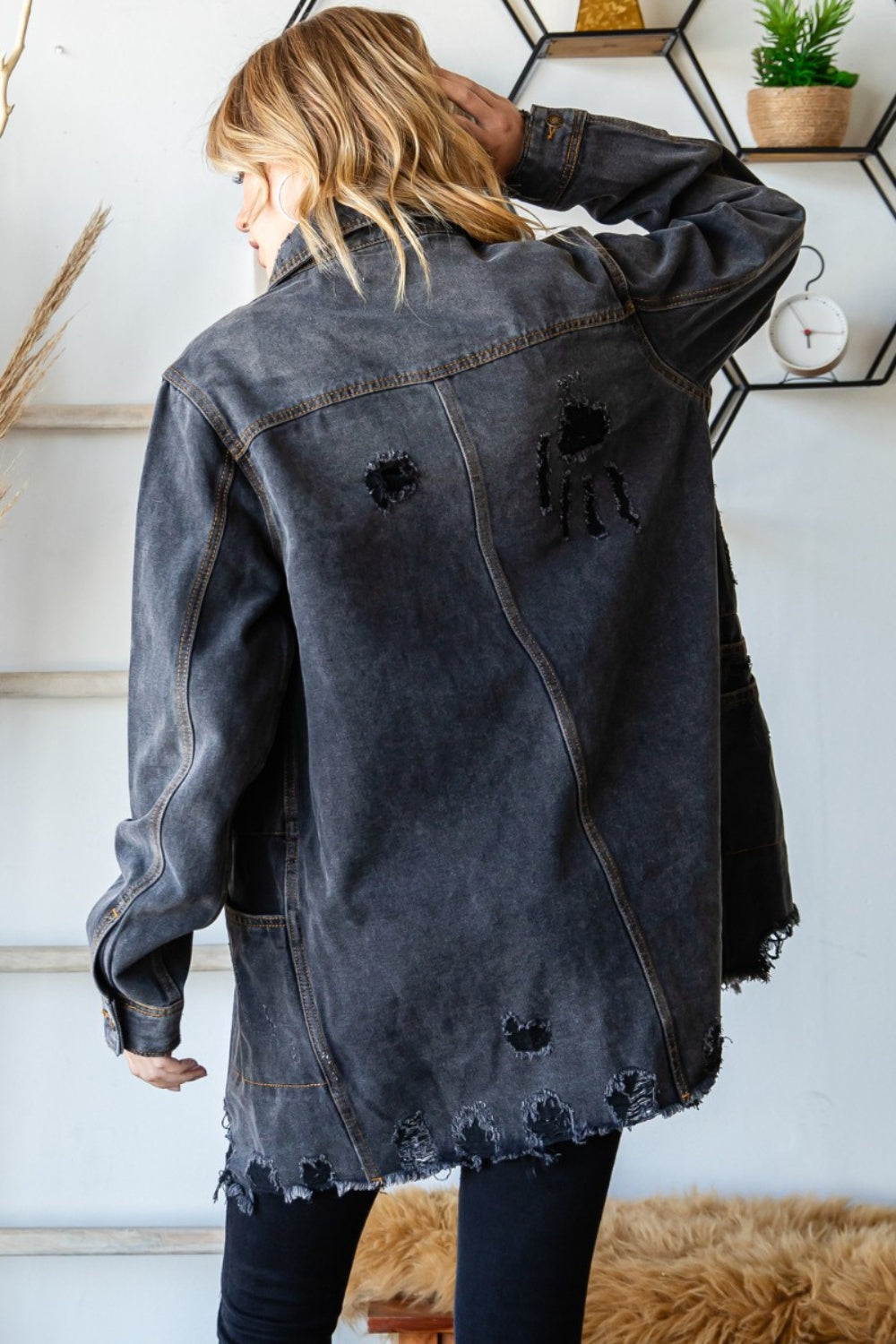 Veveret Button Up Distressed Frayed Hem Denim Jacket - SELFTRITSS