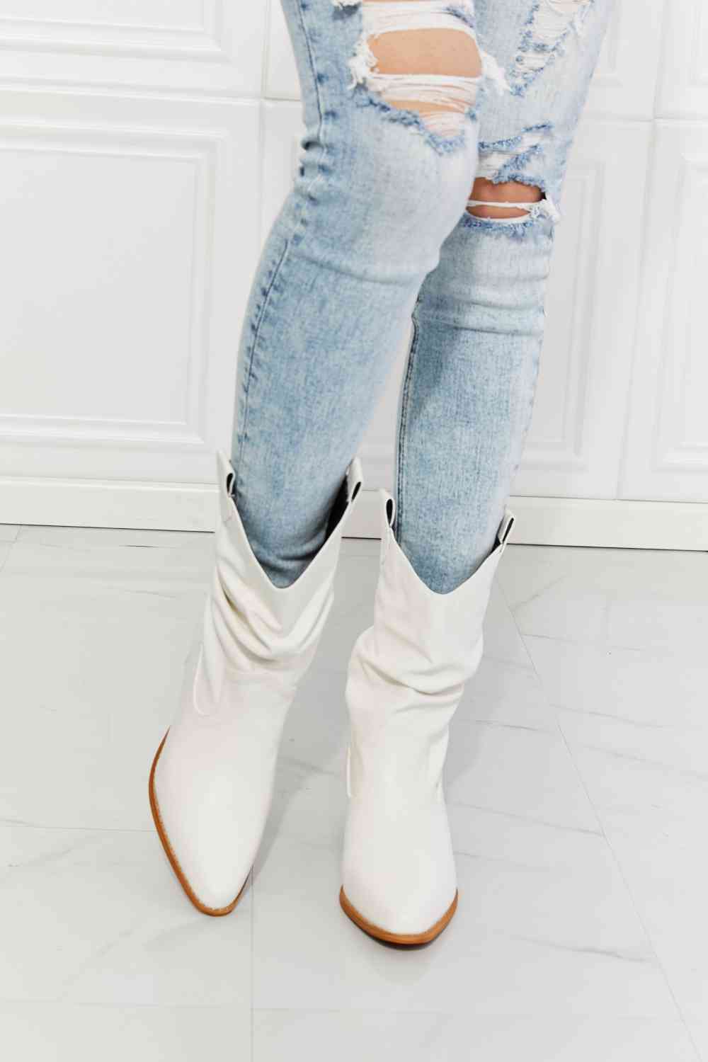 MMShoes Better in Texas Scrunch Cowboy Boots in White - SELFTRITSS