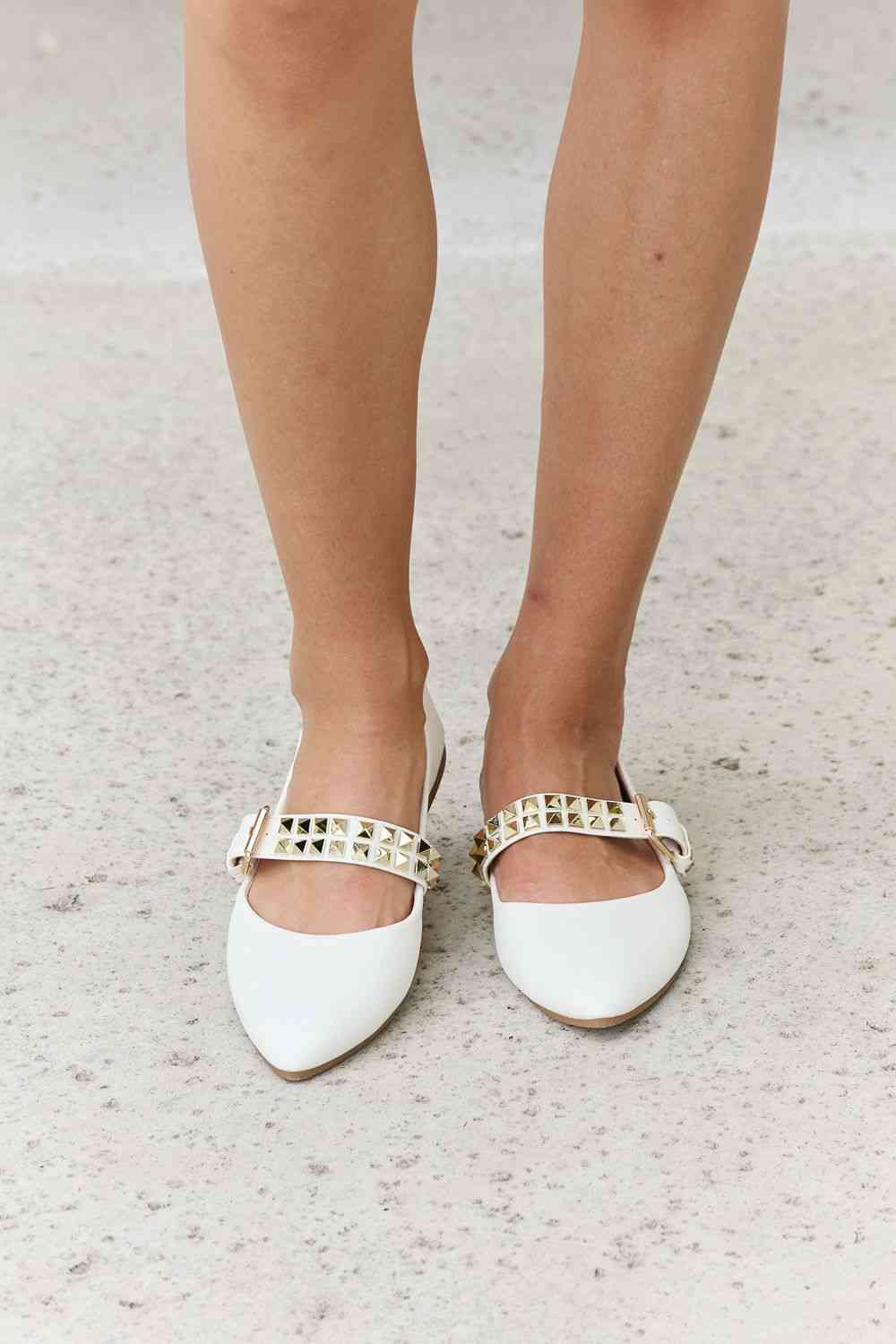 Forever Link Pointed Toe Studded Ballet Flats - SELFTRITSS   