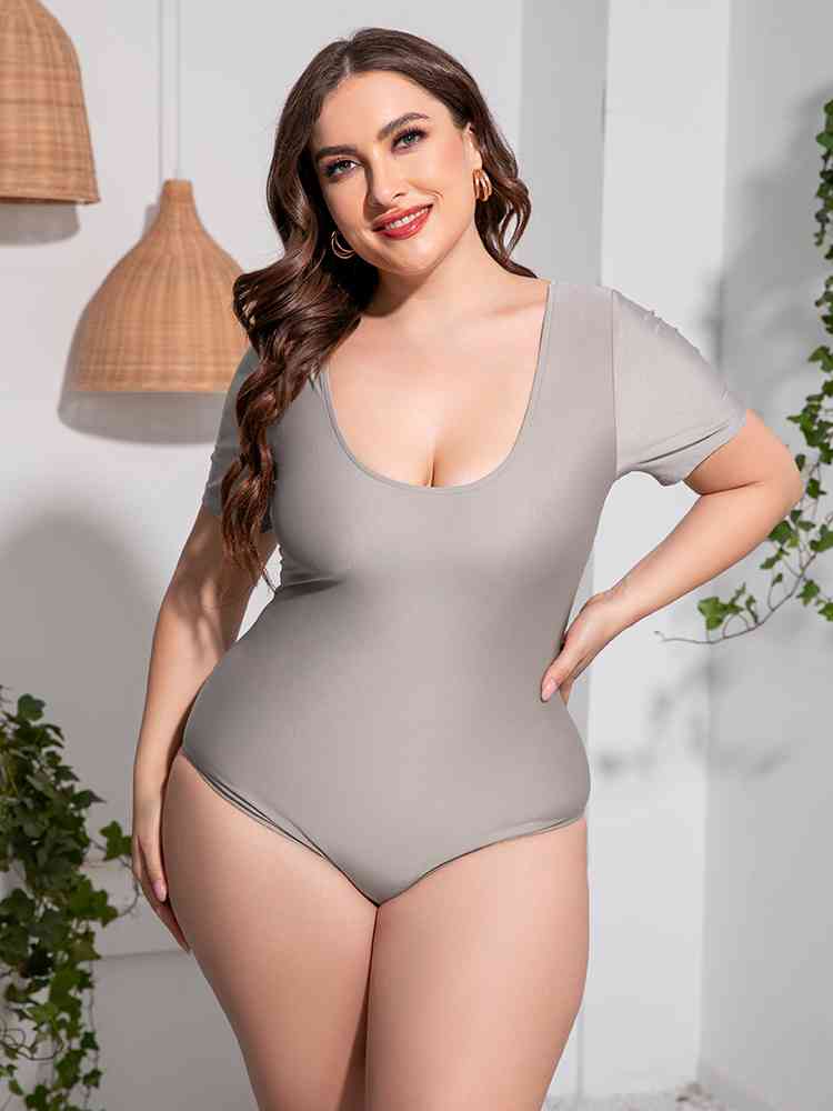 Plus Size Scoop Neck Short Sleeve One-Piece Swimsuit - SELFTRITSS